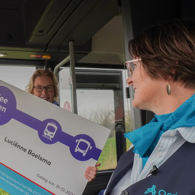 Wethouder gemeente Fryske Marren toont Meedoen Pas Wethouder gemeente Fryske Marren toont Meedoen Pas